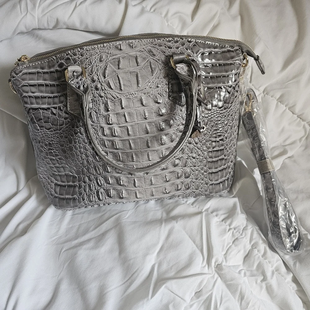 vegan leather crocodile tote - gray - Picture 3 of 5
